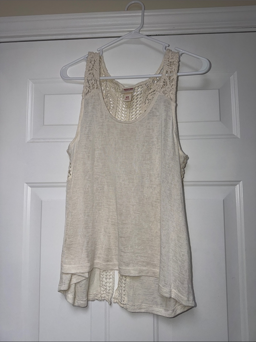 Mossimo Supply Co. Cream Crochet-Back Scoop Tank